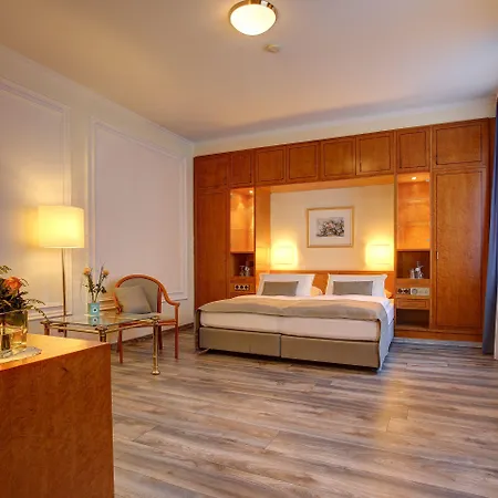 Hotel Trip Esplanade,
