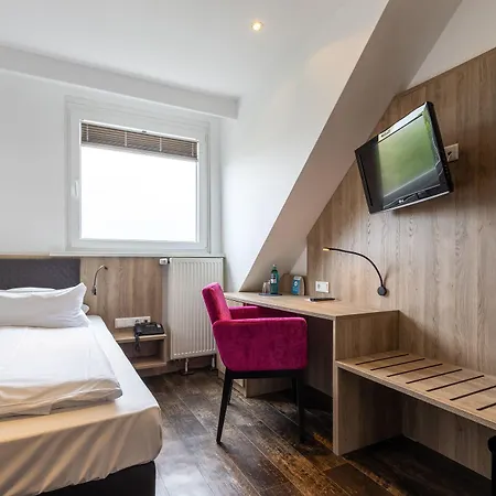Hotel Trip Esplanade, 4*