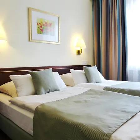 Trip Esplanade, Hotel 4*