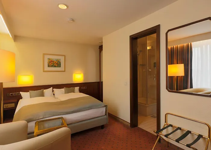 Trip Esplanade Hotel 4*
