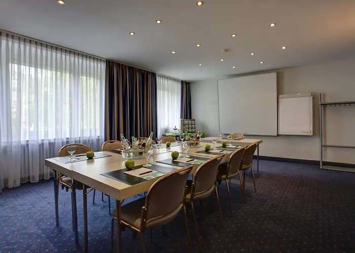 Trip Esplanade, Hotel