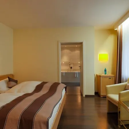 Hotel Trip Esplanade, 4*
