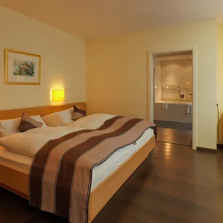 Trip Esplanade, Hotel