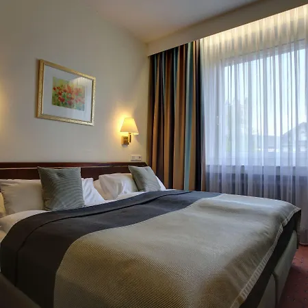 Hotel Trip Esplanade, 4*