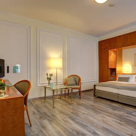 Trip Esplanade Hotel 4*