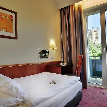Hotel Trip Esplanade,