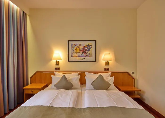 Trip Esplanade, Hotel