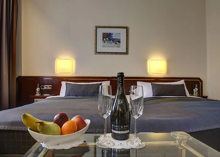 Trip Esplanade, Otel 4*