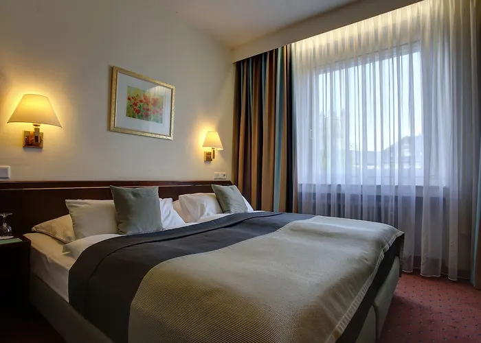 Otel Trip Esplanade, 4*