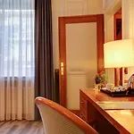 Trip Esplanade, Ξενοδοχείο 4*