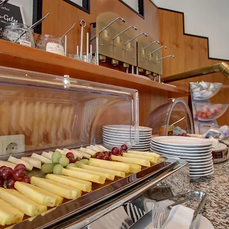 Trip Esplanade, ホテル