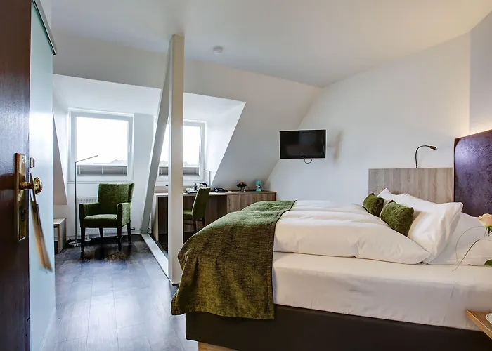 Отель Trip Esplanade,