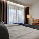 Trip Esplanade, Hotel